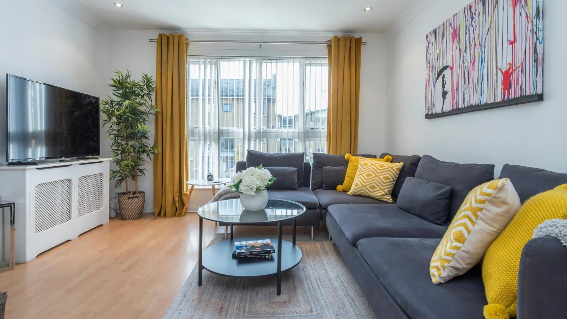2 Bed Town House With Garden In Hackney, London location