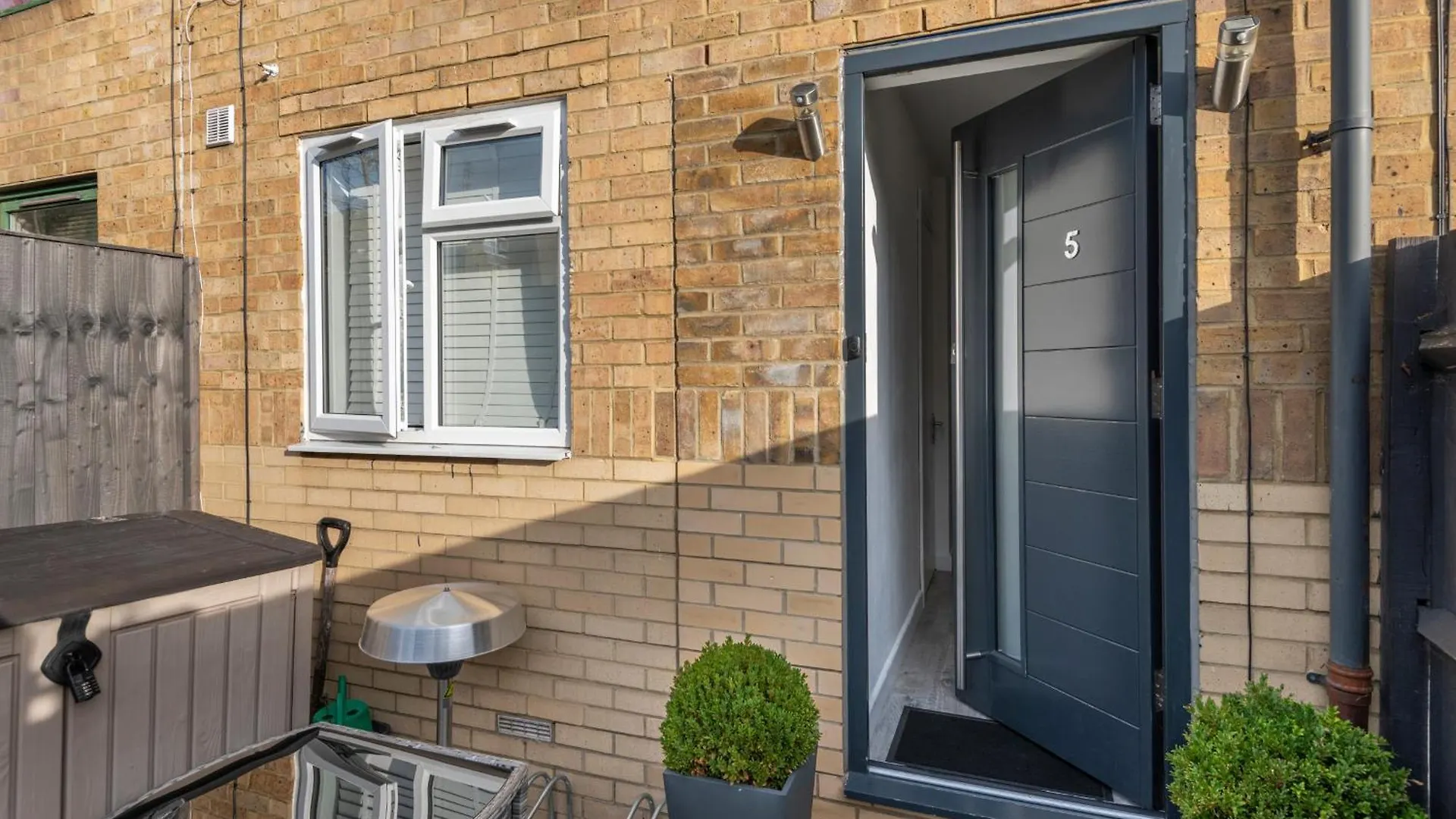 2 Bed Town House With Garden In Hackney, London Apartment United Kingdom