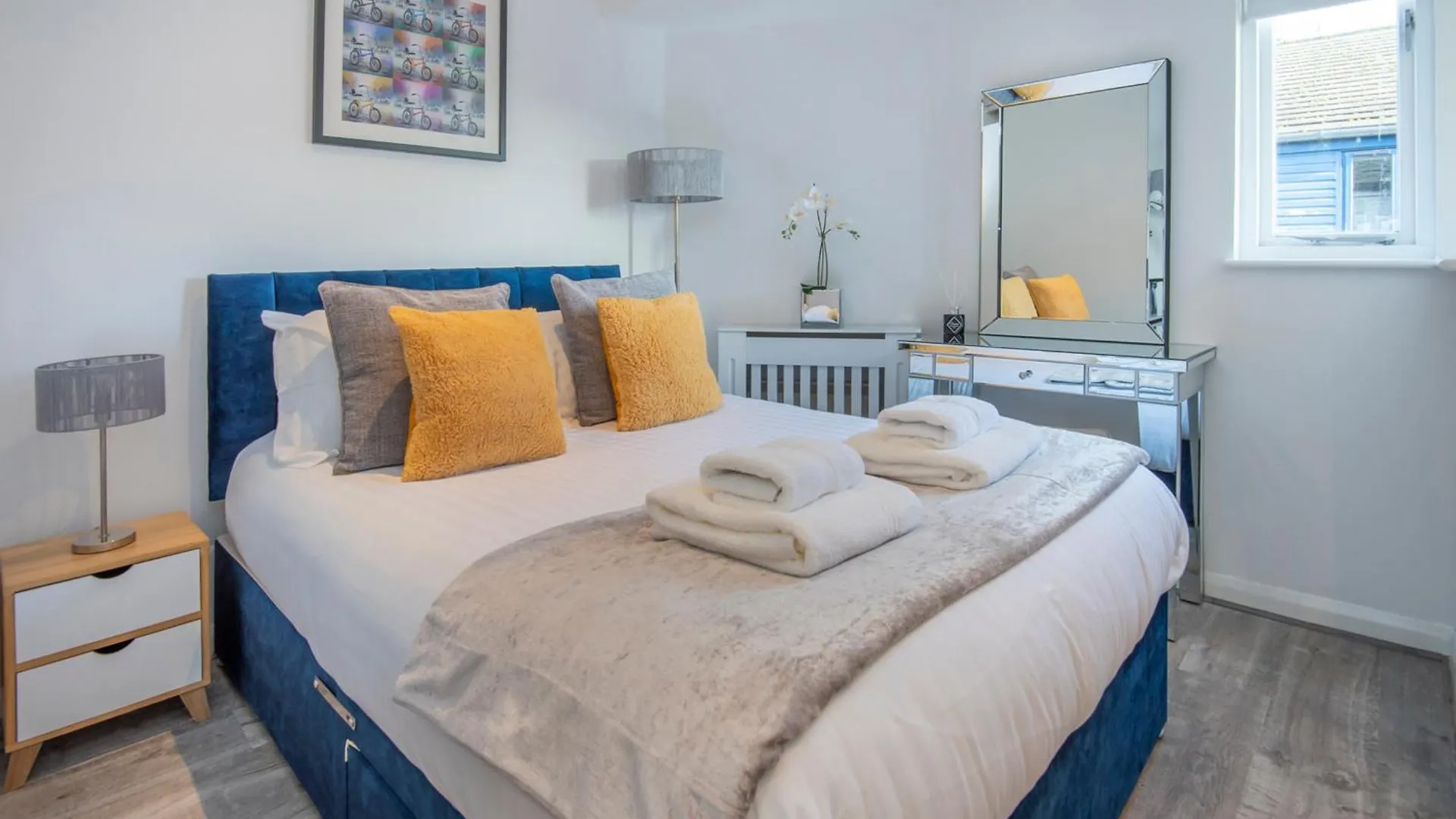 2 Bed Town House With Garden In Hackney, London Apartment