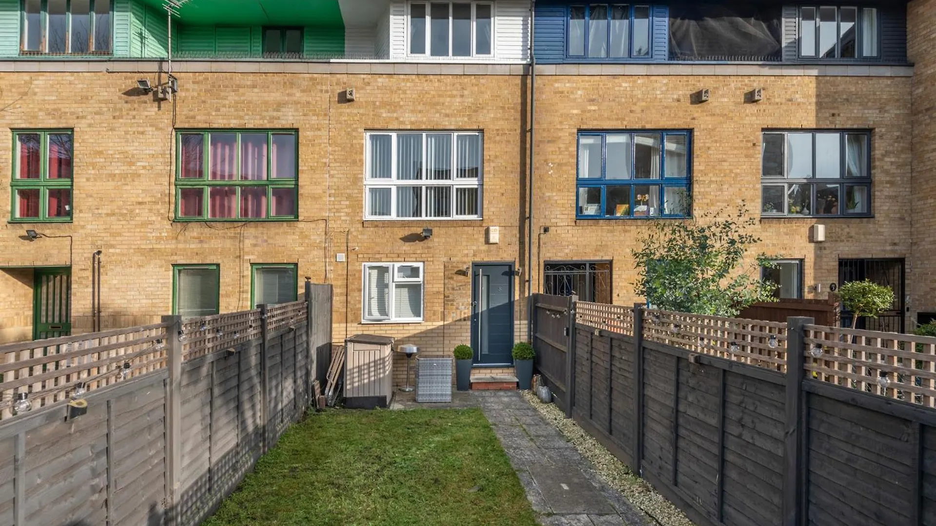 2 Bed Town House With Garden In Hackney, London Apartment