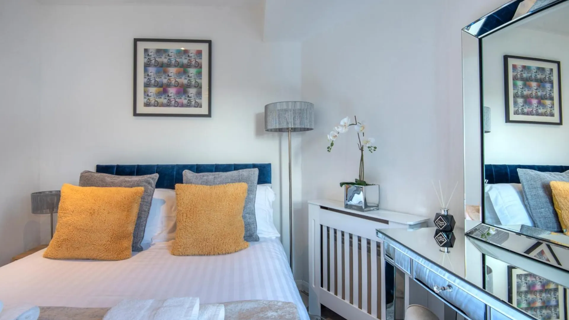 2 Bed Town House With Garden In Hackney, London Apartment 0*,  United Kingdom