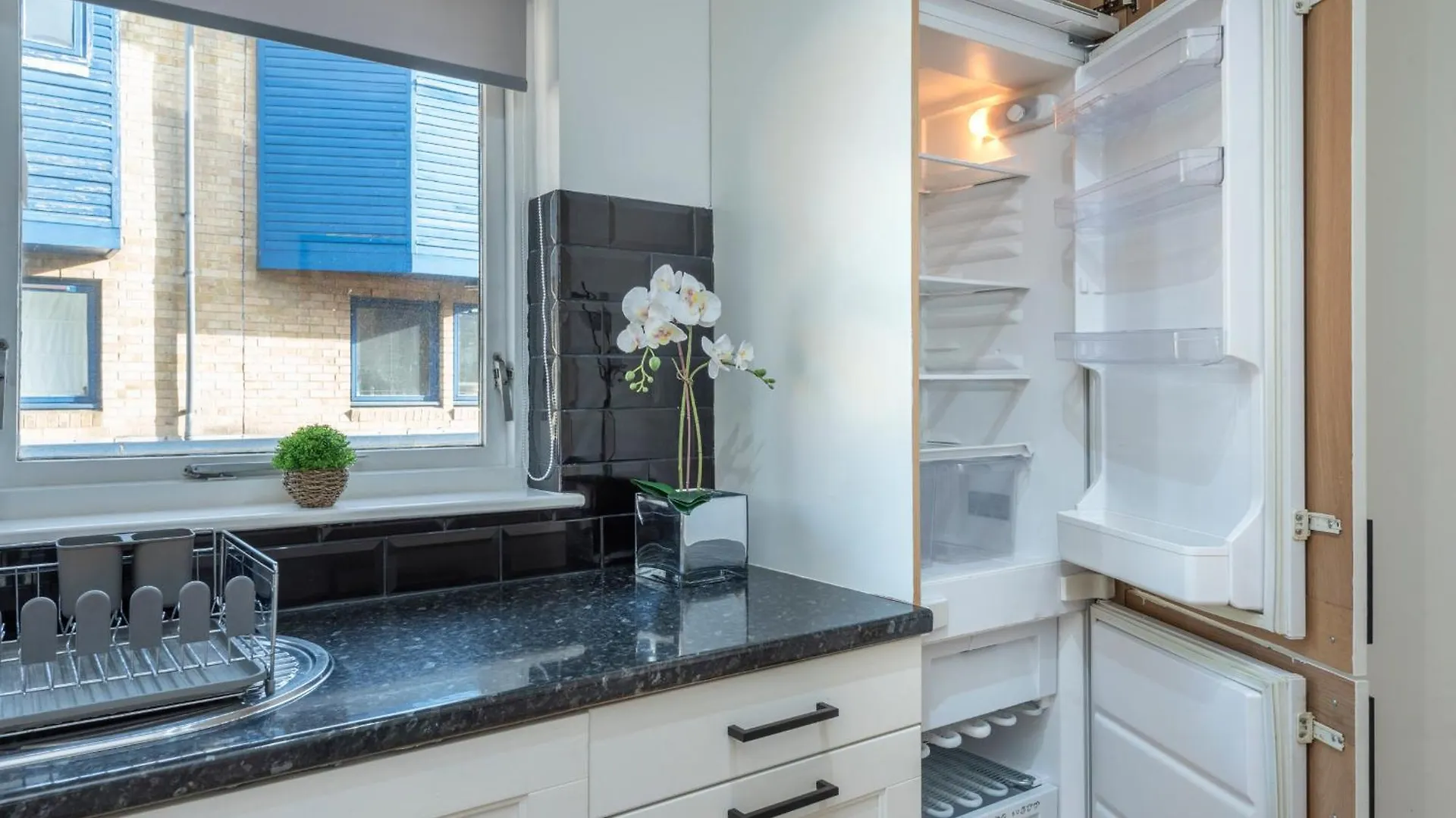 2 Bed Town House With Garden In Hackney, London Apartment 0*,  United Kingdom